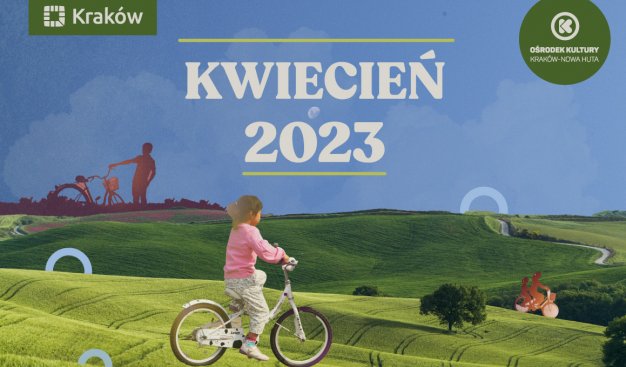 Grafika przedstawiająca dziewczynkę na rowerze na tle zielonych pagórków oraz niebieskiego niebie. Na niebie, c centralnym miejscu grafiki znajduje się napis "Kwiecień 2023"